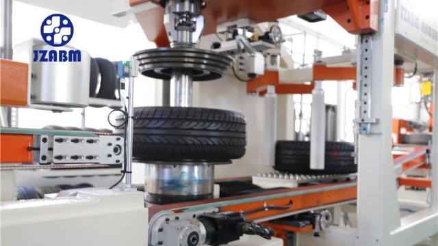 全自动轮胎动平衡机