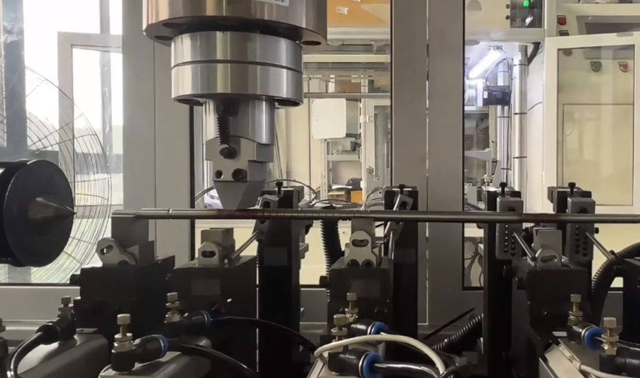 细小轴自动校直机