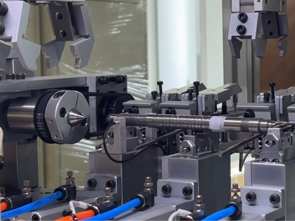 蜗杆自动校直机