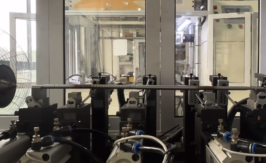 细小轴自动校直机